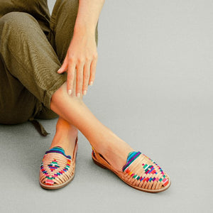 Leather sandal with rainbow pattern